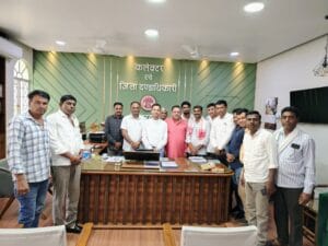 हरदा जिले में आगामी 10 अप्रैल तक नलकूप खनन पर कलेक्टर ने हटाया प्रतिबंध, भाजपा नेताओं ने मिलकर व्यक्त किया आभार 3 IMG 20250328 WA0277