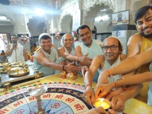 भगवान शांतिनाथ के त्रय कल्याणक पर विश्व शांति की कामना के साथ जैन समाज ने किया तीन दिवसीय भव्य आयोजन 5 IMG 20250525 WA0303