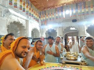 भगवान शांतिनाथ के त्रय कल्याणक पर विश्व शांति की कामना के साथ जैन समाज ने किया तीन दिवसीय भव्य आयोजन 3 IMG 20250525 WA0340