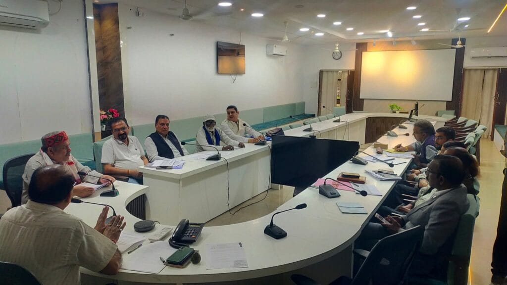 एसआईआर से संबंधित राजनैतिक दलों की जिज्ञासाओं का किया गया समाधान 6 एसआईआर से संबंधित राजनैतिक दलों की जिज्ञासाओं का किया गया समाधान