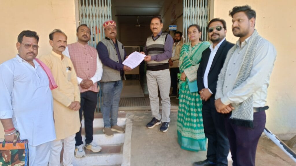 नगर की समस्याओं को लेकर प्रबुद्ध नागरिकों ने कलेक्टर के नाम दिया ज्ञापन 9 नगर की समस्याओं को लेकर प्रबुद्ध नागरिकों ने कलेक्टर के नाम दिया ज्ञापन