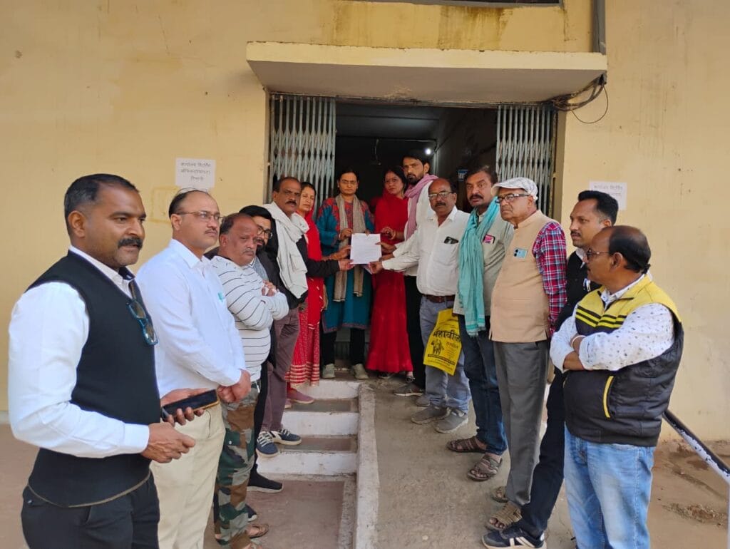 विद्यालयों द्वारा बच्चों को राजनीतिक कार्यक्रमों में भेजने के मामले पर निष्पक्ष जांच कर दोषियों पर सख्त कार्रवाई को लेकर कांग्रेस ने सौंपा ज्ञापन 11 विद्यालयों द्वारा बच्चों को राजनीतिक कार्यक्रमों में भेजने के मामले पर निष्पक्ष जांच कर दोषियों पर सख्त कार्रवाई को लेकर कांग्रेस ने सौंपा ज्ञापन