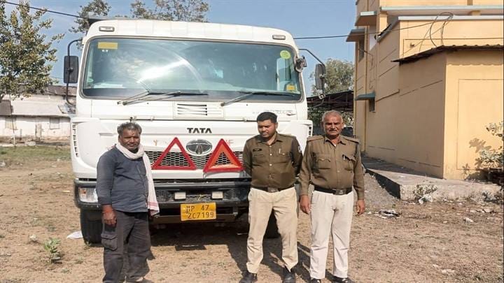 खनिज के अवैध परिवहन में शामिल 2 डम्पर जप्त