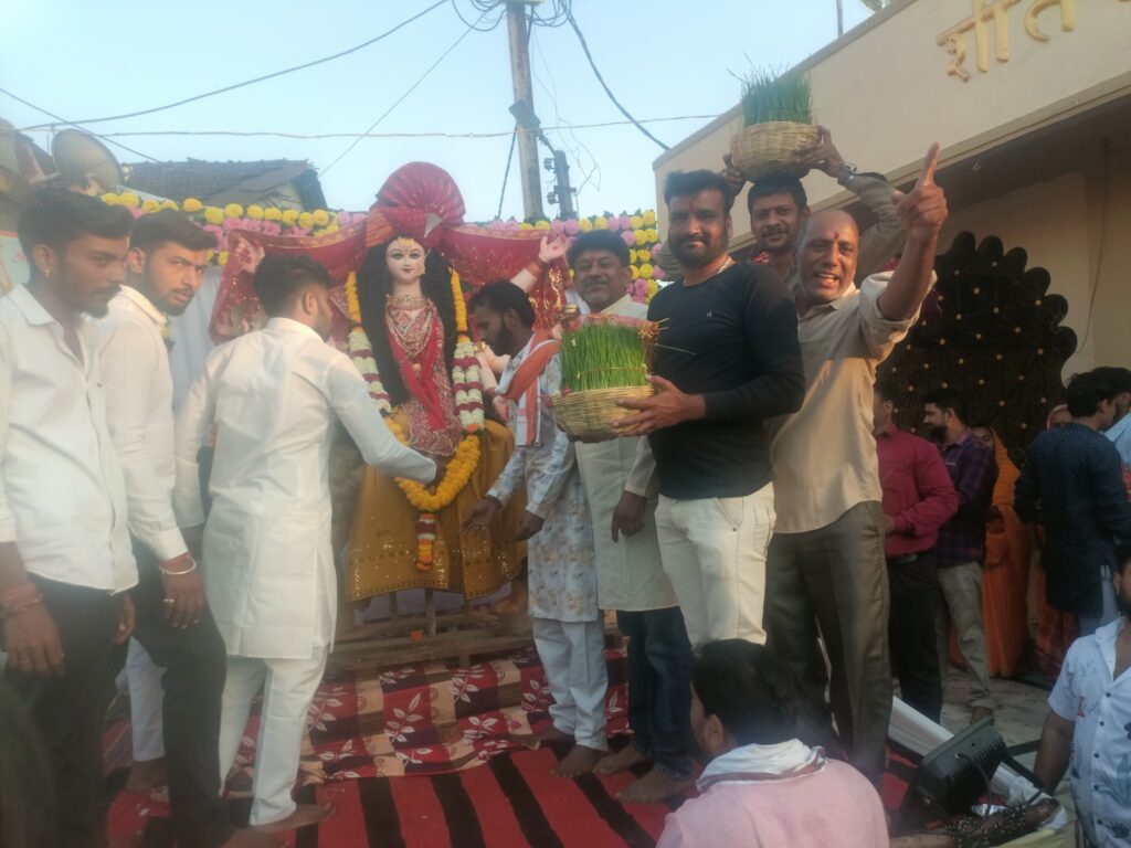 चैत्र नवरात्रि समापन पर शीतला माता मंदिर से निकला मातारानी का विसर्जन जुलूस