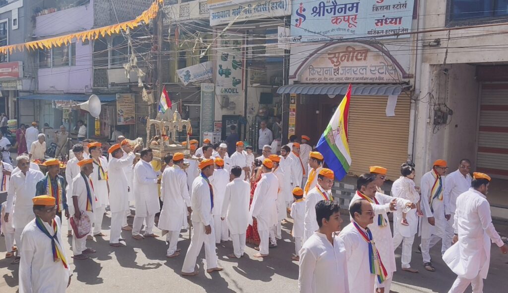 विश्व के सभी प्राणीयों के कल्याण की भावनाओं को लेकर जैन समाज ने मनाया भगवान महावीर स्वामी का जन्म कल्याण 1 IMG 20260330 193736